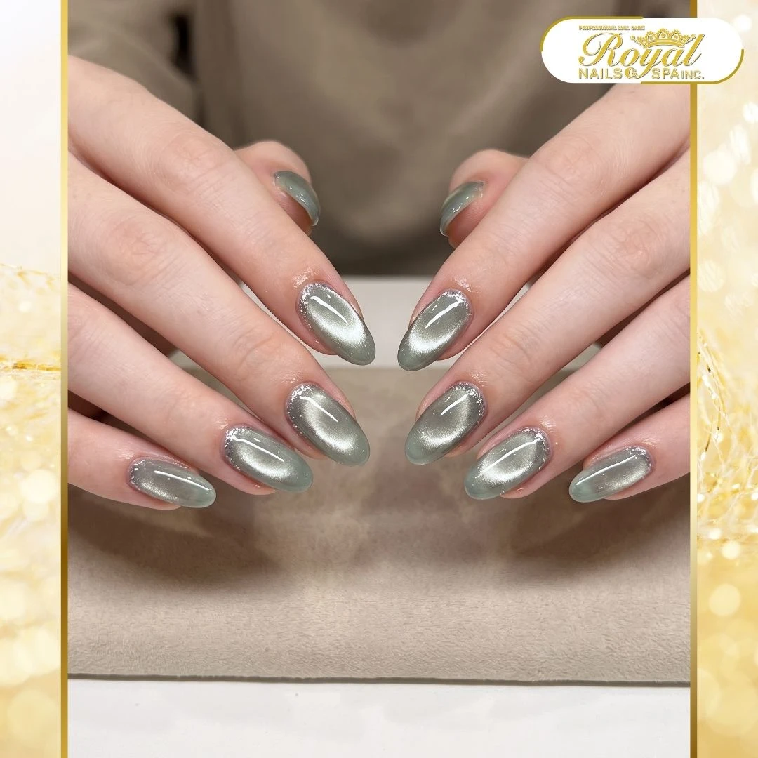 Trending nails art